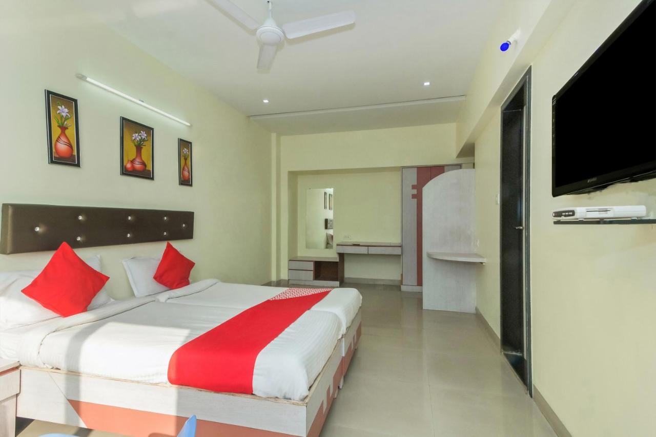 Flagship 4387 Hotel Theem Plaaza Nashik Exterior foto